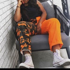 Fashion Nova 2 colored pants SIZE LARGE